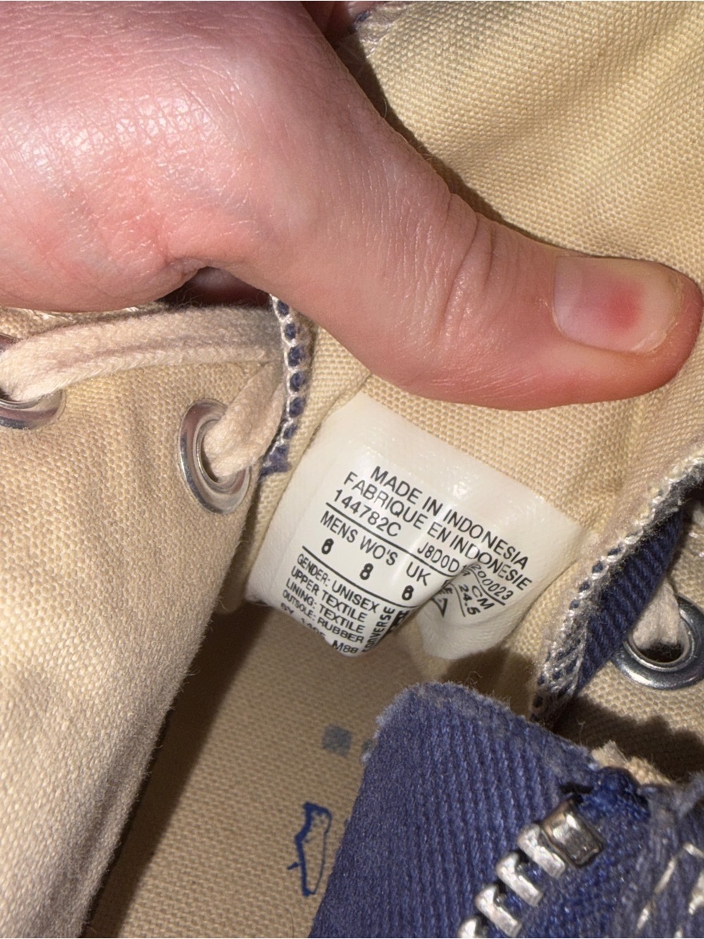 Unique! Ribbed Y2K Converse High Top Sneakers in Navy Blue with White Accents - Picture 7 of 7